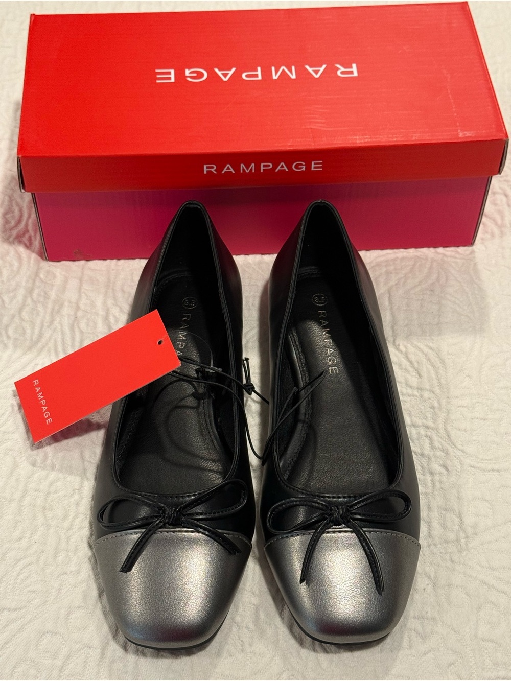 Rampage Women's Two-Tone Black and Silver Ballet Flats 8.5 NEW